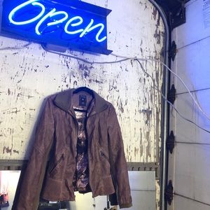 🍂🧥BROWN GUESS LEATHER JACKET